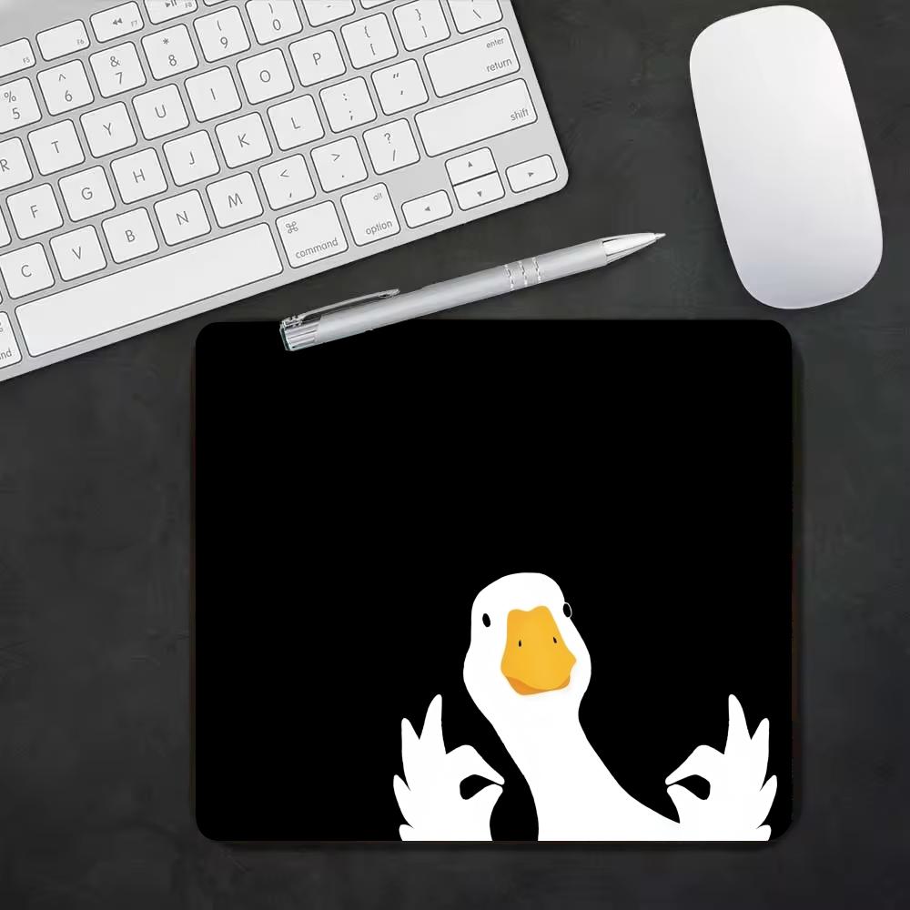 Home Office Background - Sevimli Beyaz Kaz Desenli Küçük Mouse