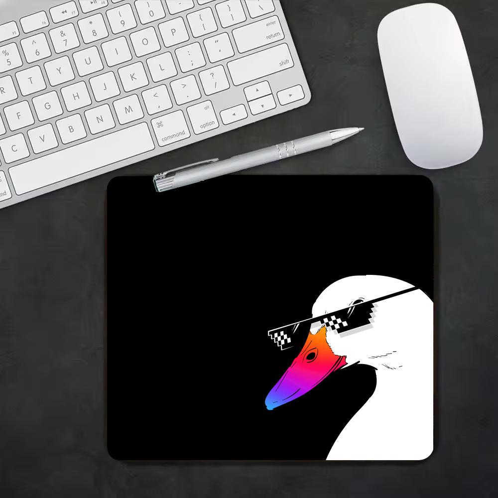 Sevimli Beyaz Kaz Desenli Küçü - Home Office Background incelemesi ve fiyatı